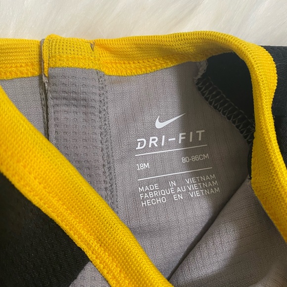 Nike baby long sleeve bodysuit - Picture 3 of 6